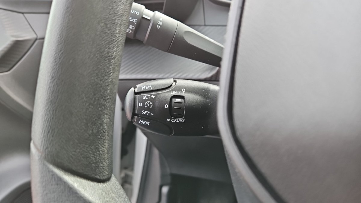 Peugeot 208 affaire - Photo 21