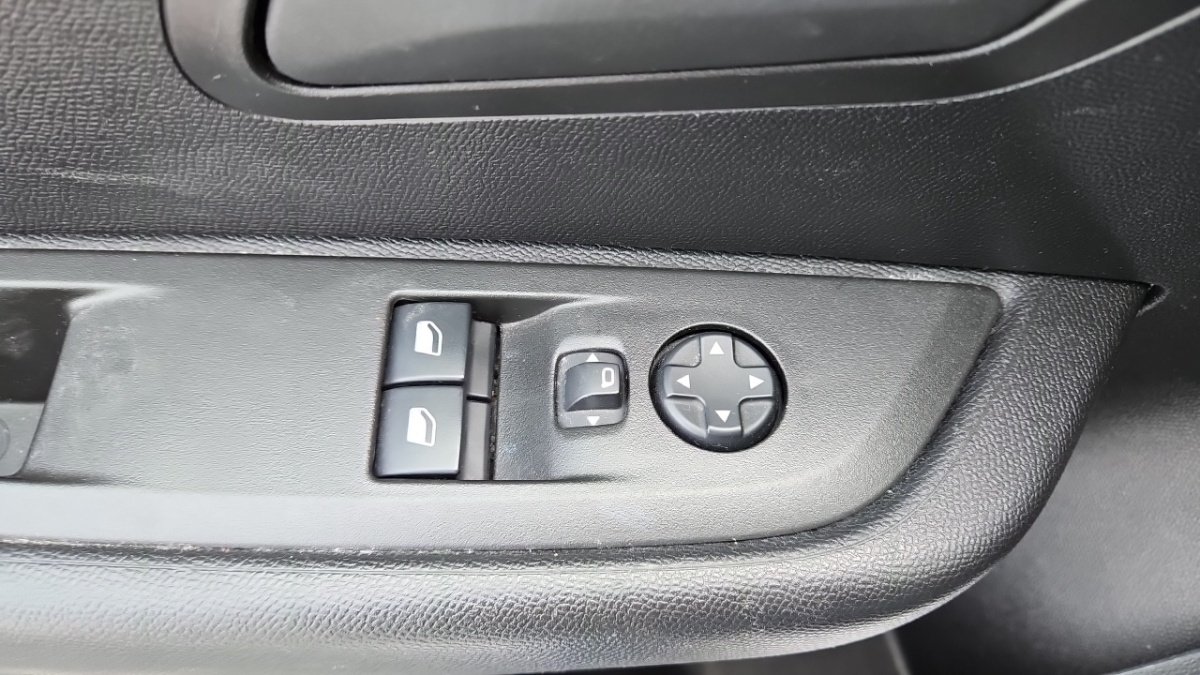 Peugeot 208 affaire - Photo 24