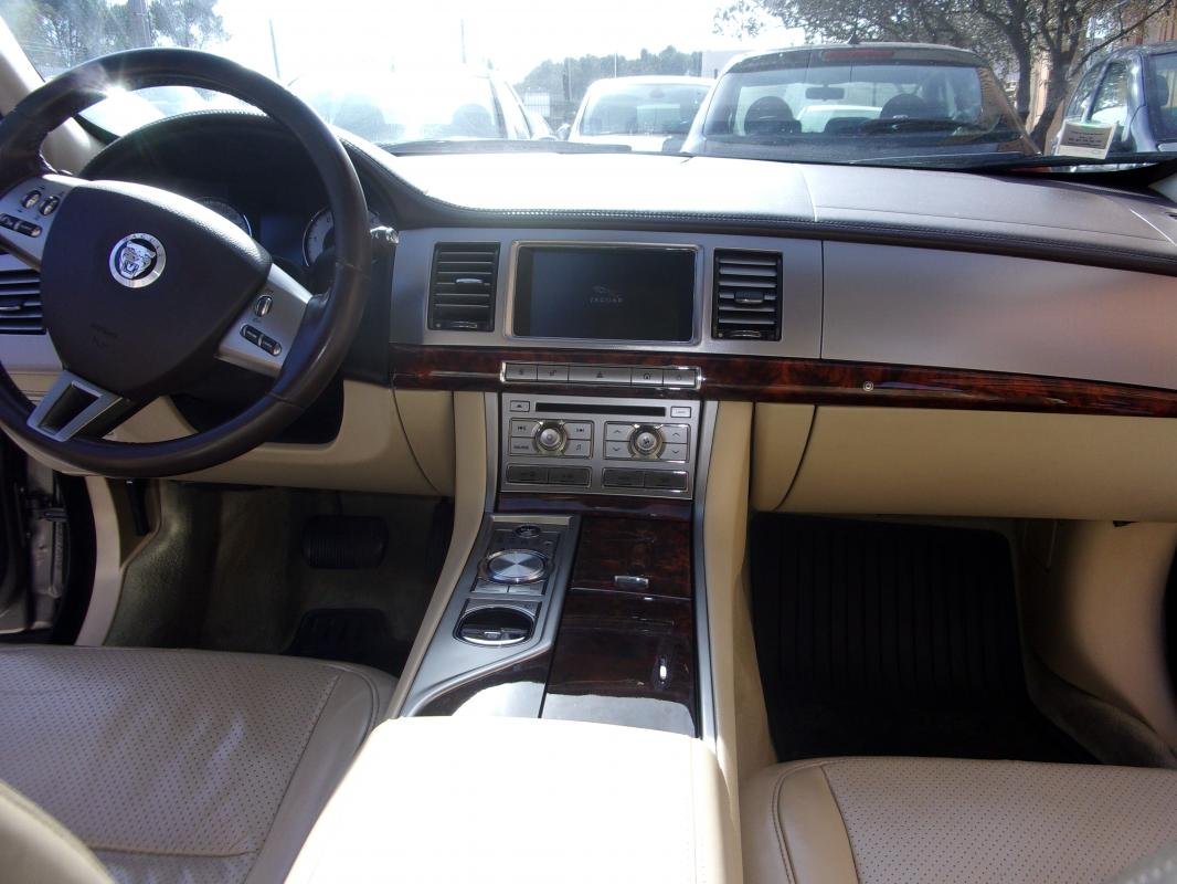 Jaguar XF - Photo 7