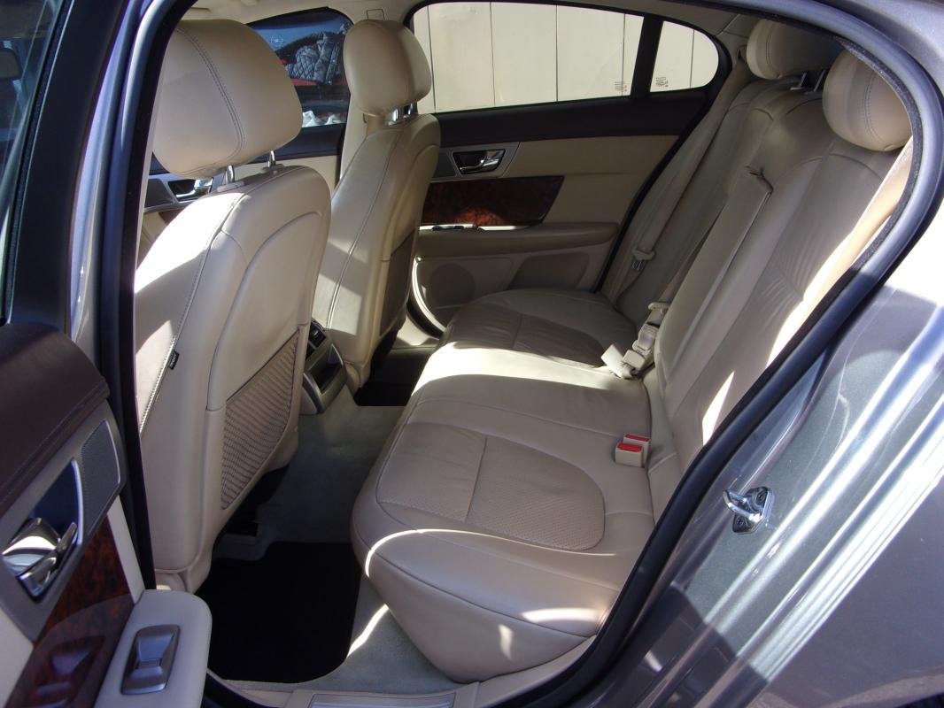 Jaguar XF - Photo 8