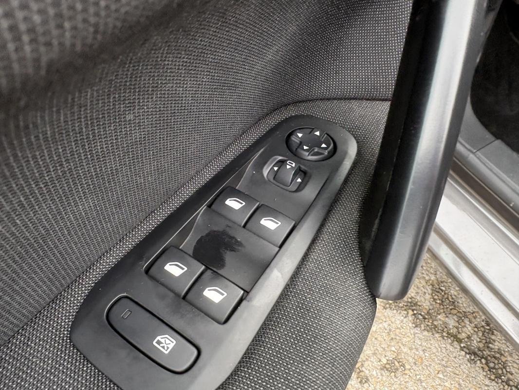 Peugeot 308 SW - Photo 9