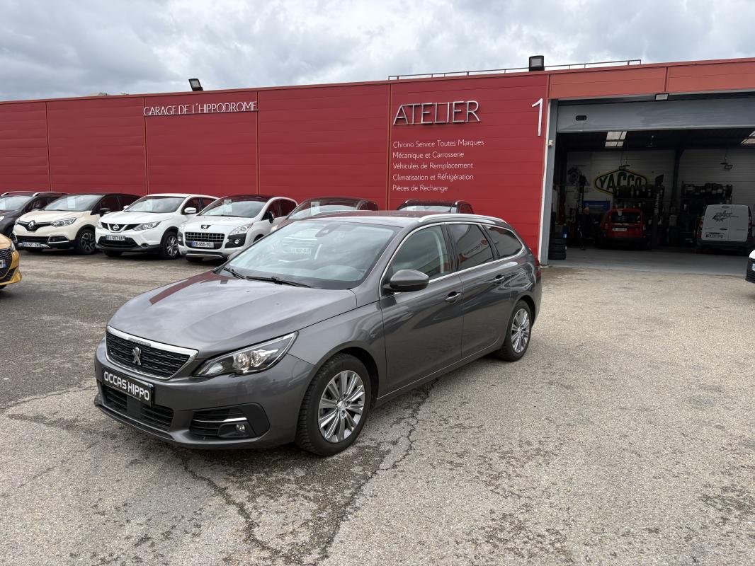 Peugeot 308 SW - Photo 2
