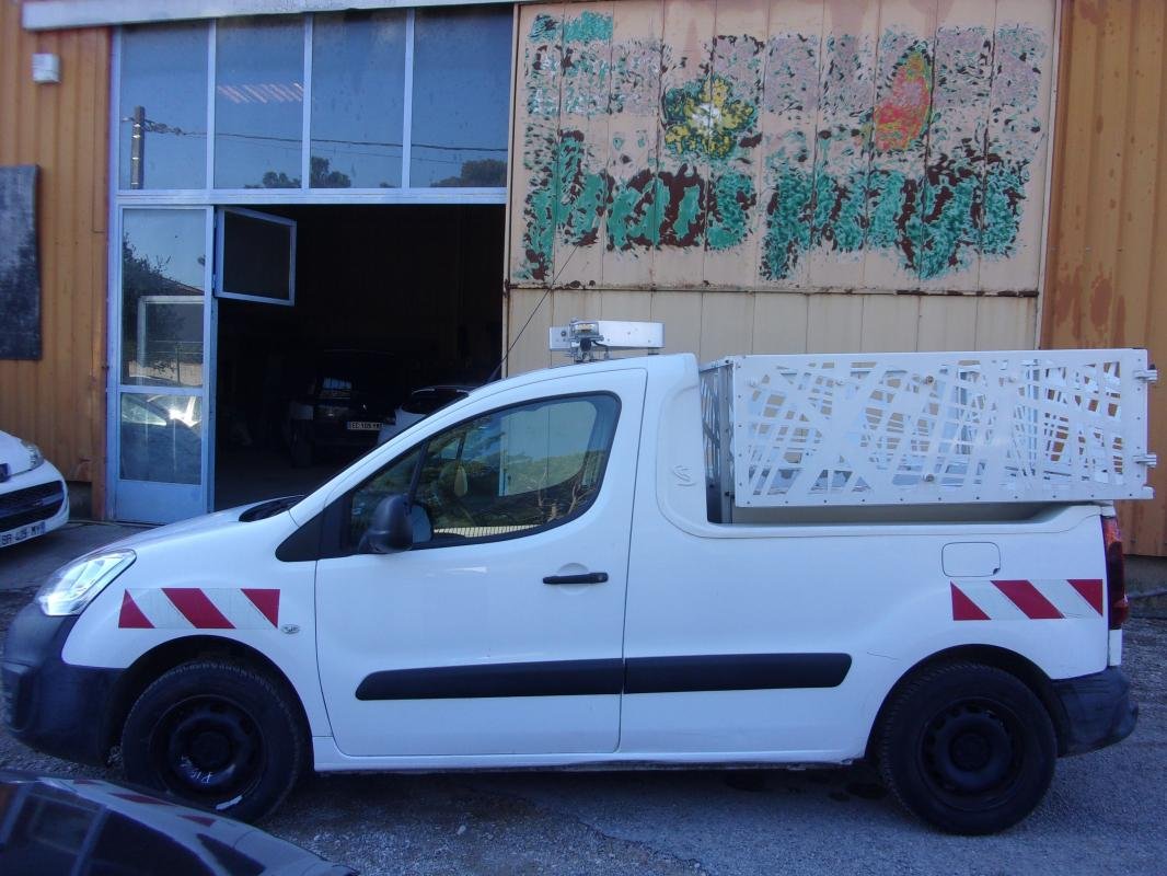 Peugeot Partner - Photo 2