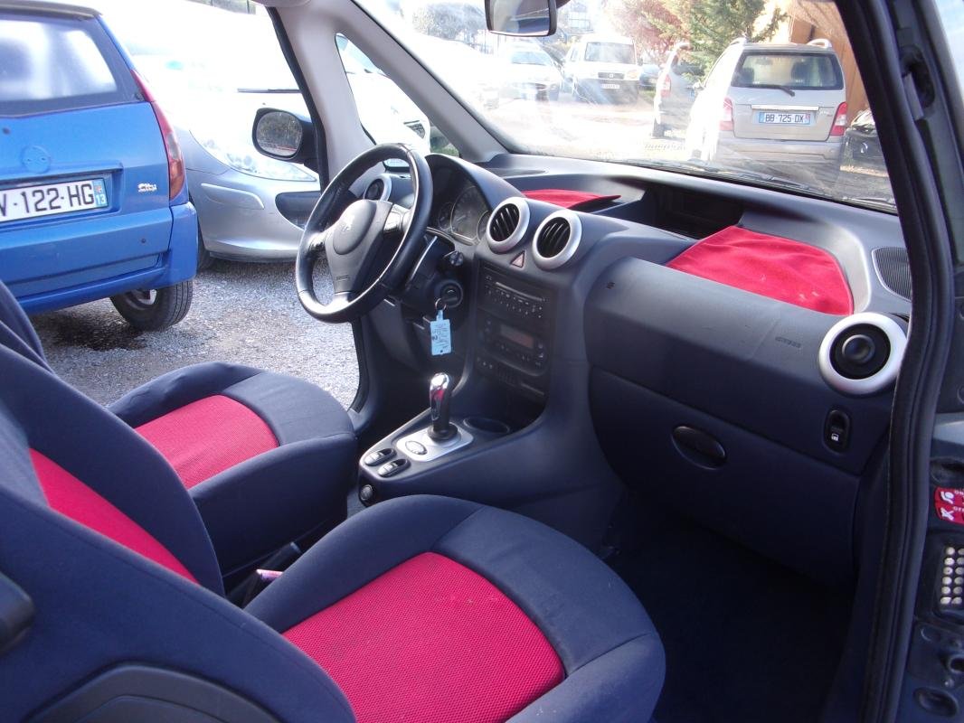 Peugeot 1007 - Photo 10