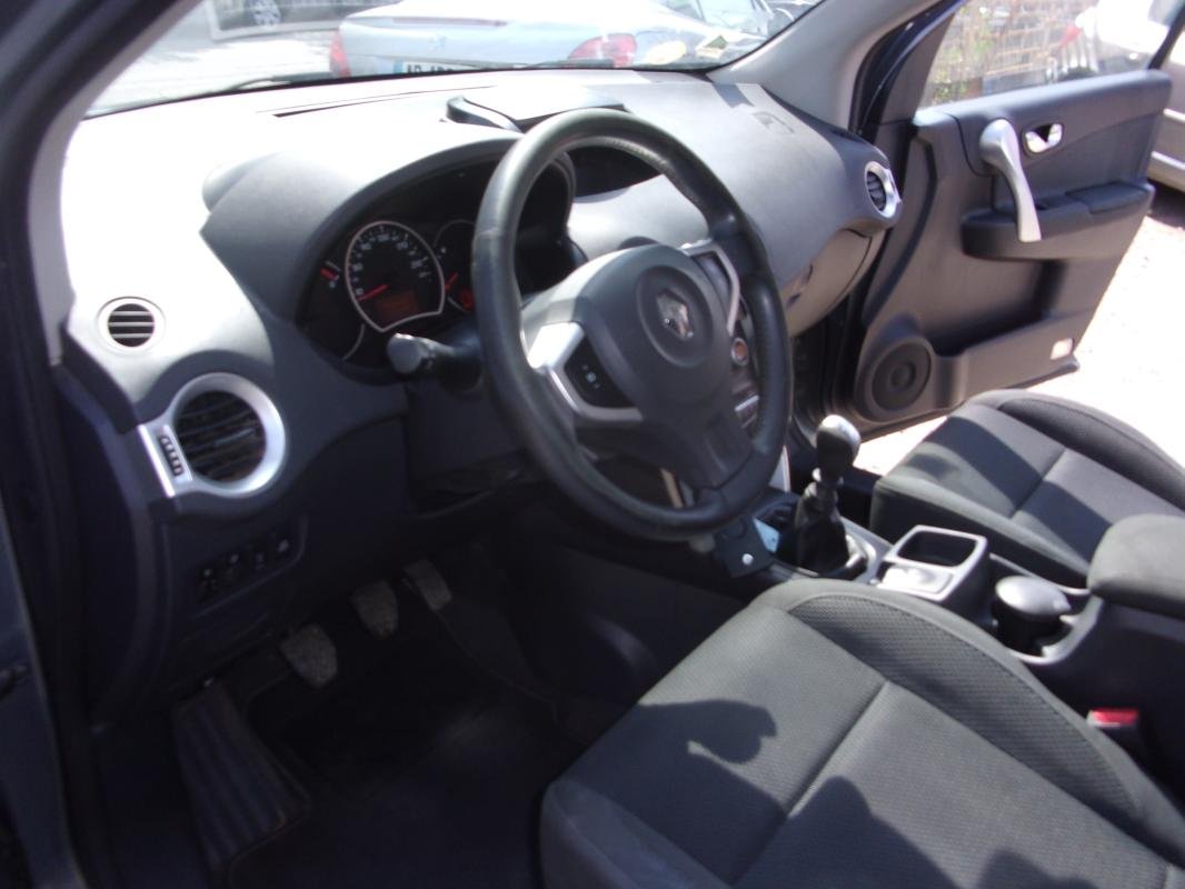 Renault Koleos - Photo 12