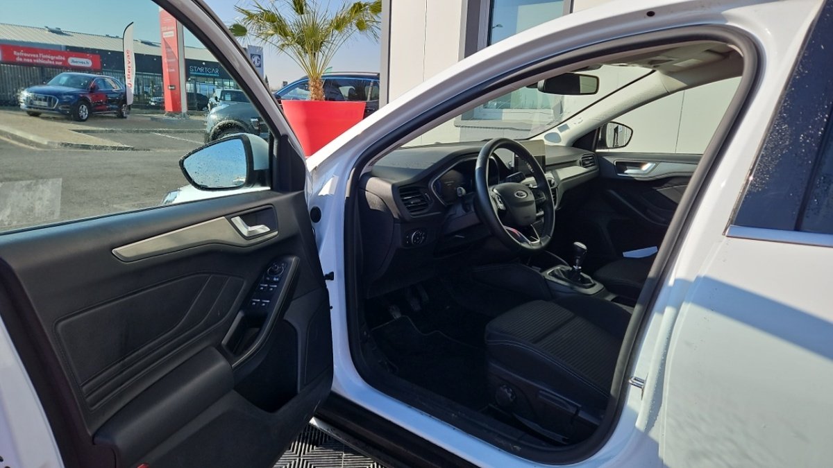 Ford Focus - Photo 12