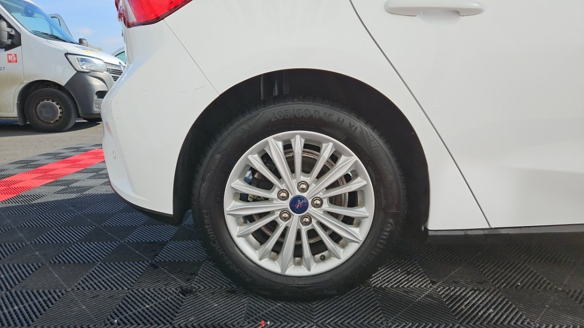 Ford Focus - Photo 8
