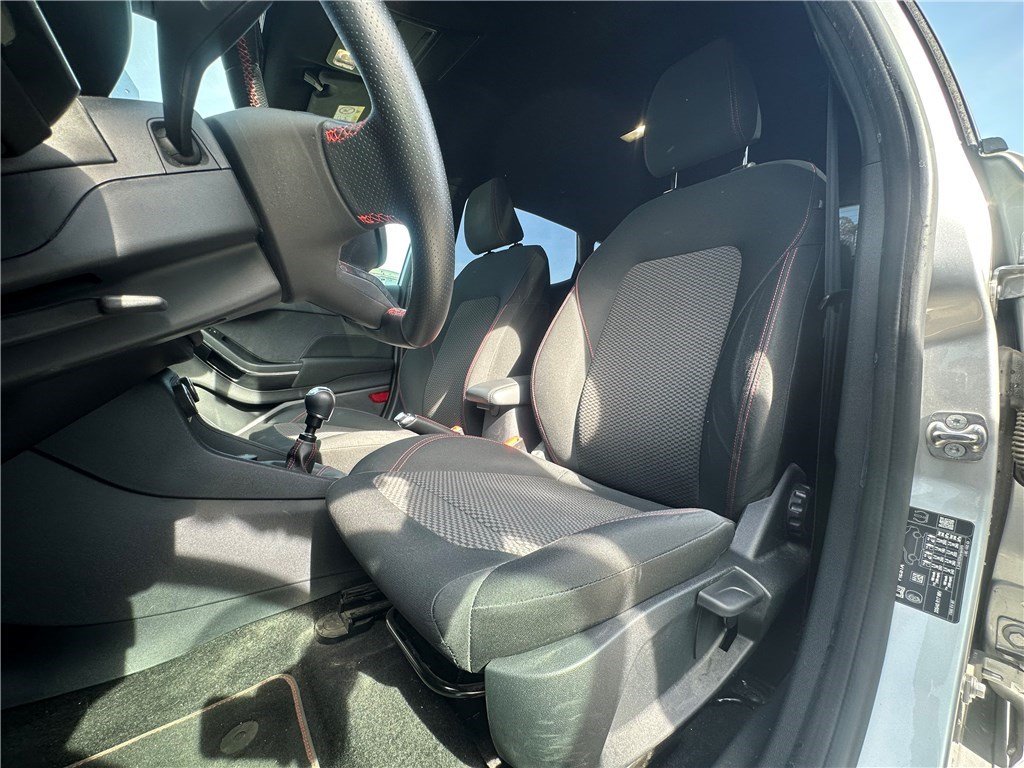 Ford Fiesta - Photo 12