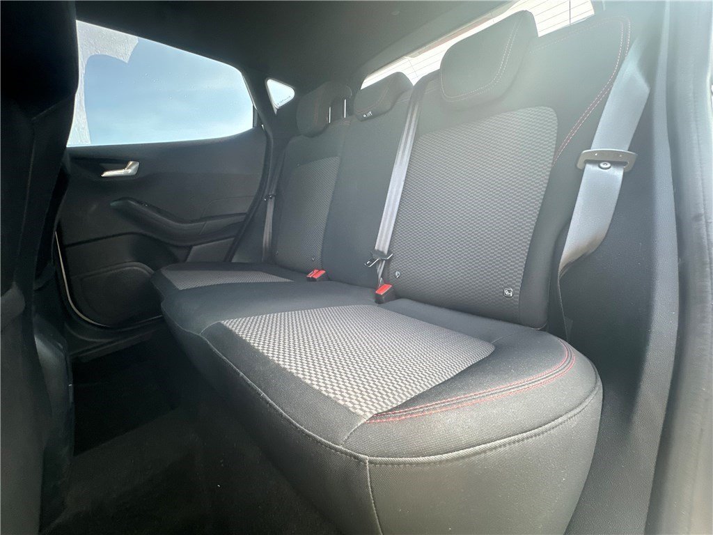 Ford Fiesta - Photo 13
