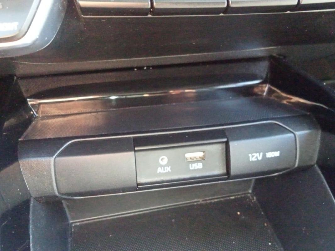 Kia Stonic - Photo 25