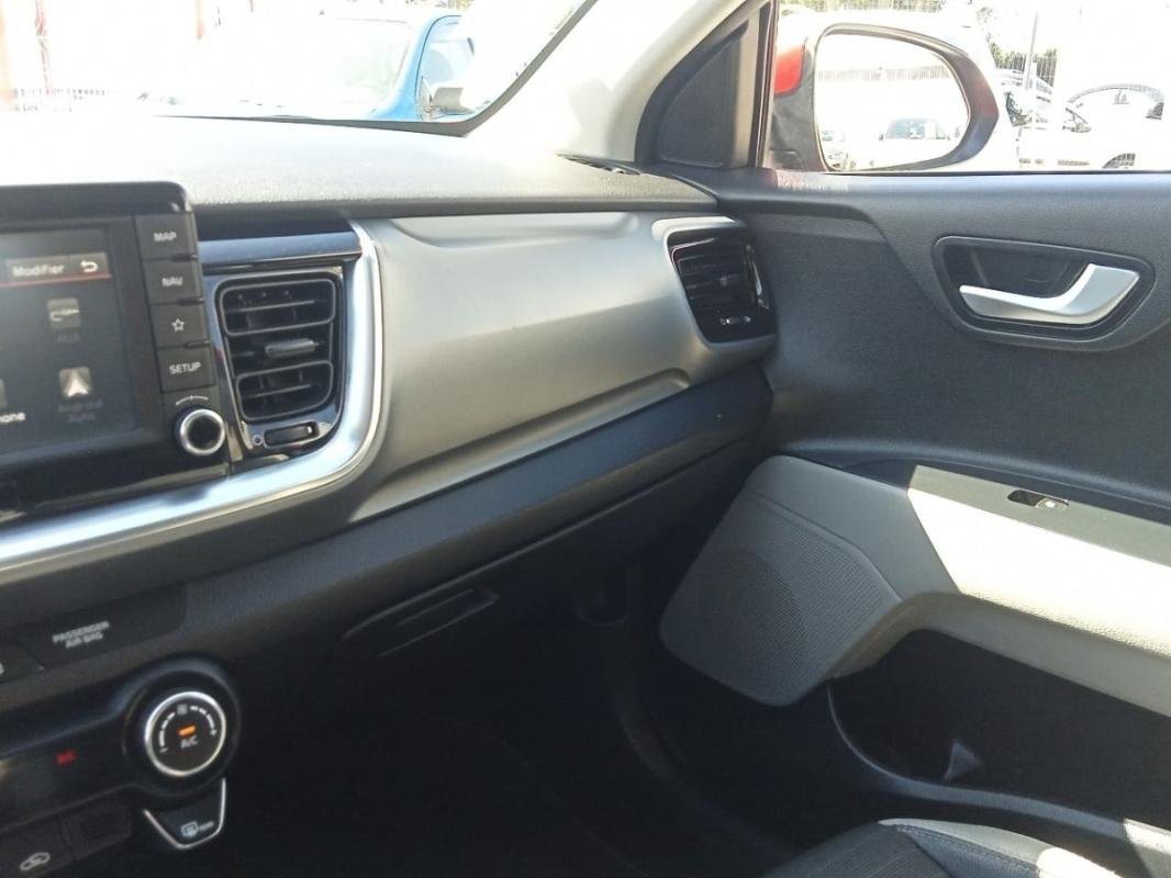 Kia Stonic - Photo 29