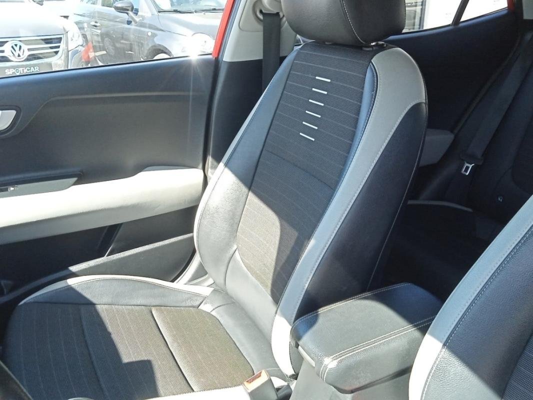 Kia Stonic - Photo 30
