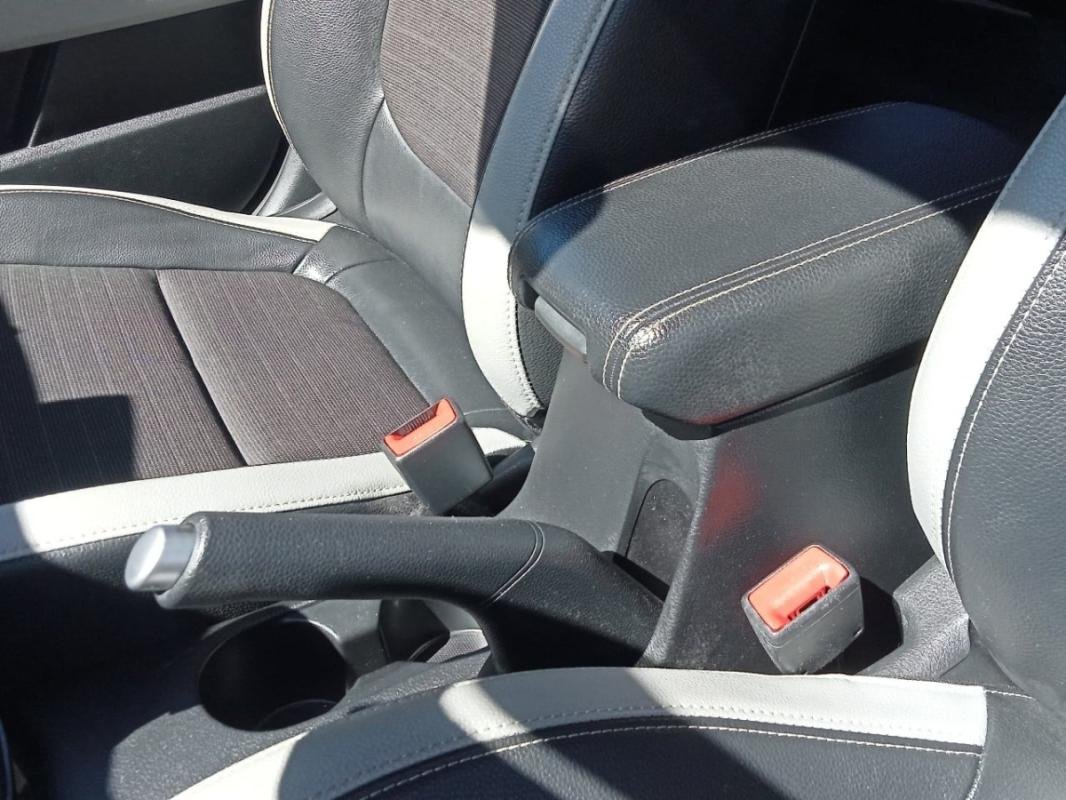 Kia Stonic - Photo 32