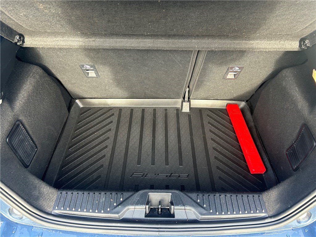 Ford Fiesta - Photo 9