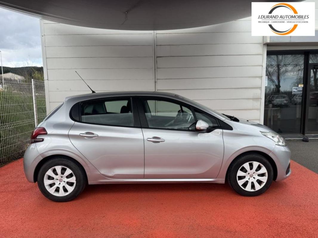 Peugeot 208 - Photo 4