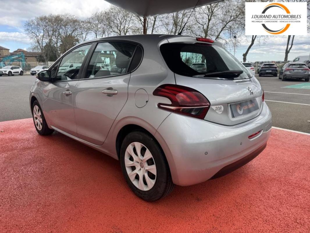 Peugeot 208 - Photo 6