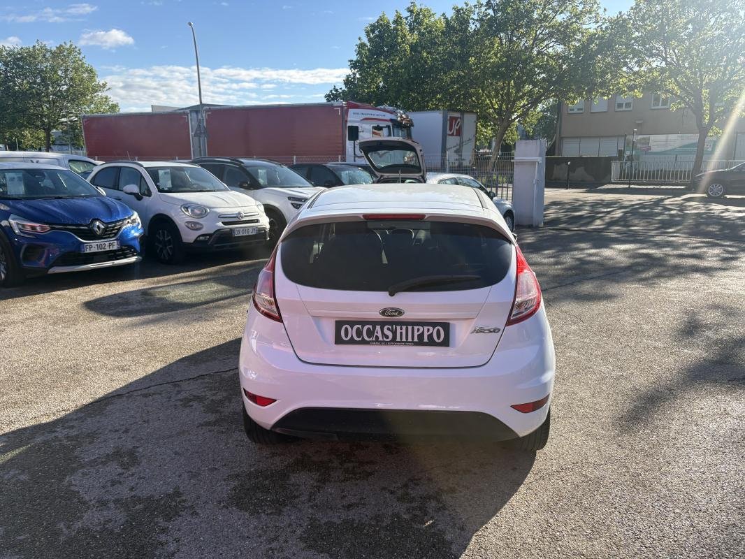 Ford Fiesta - Photo 4