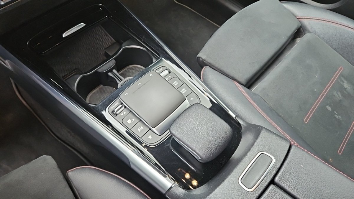 Mercedes GLB - Photo 28