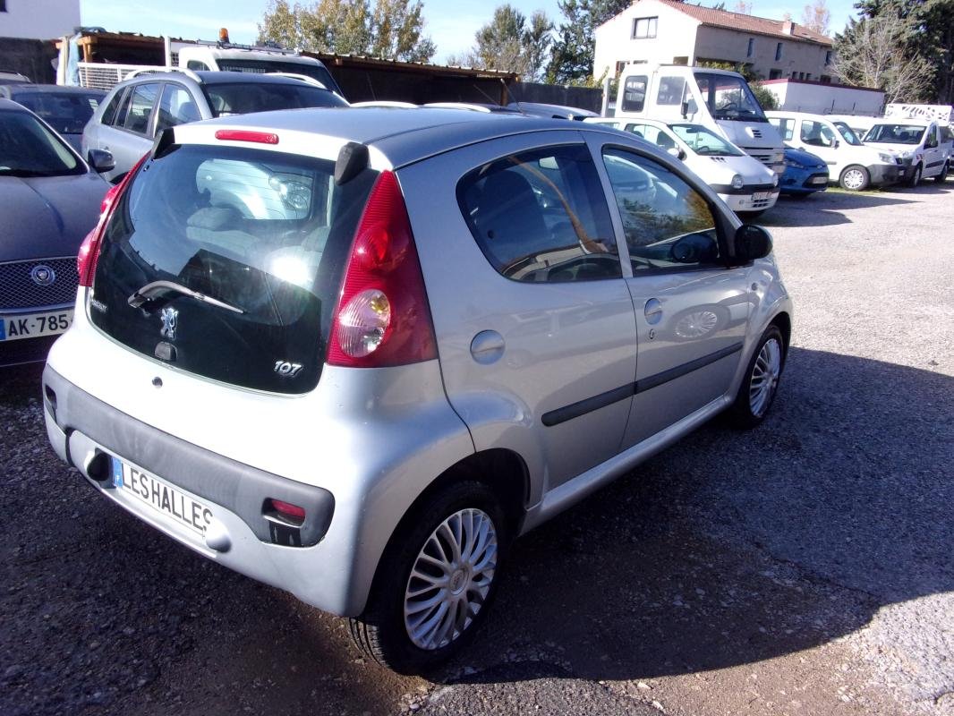 Peugeot 107 - Photo 3