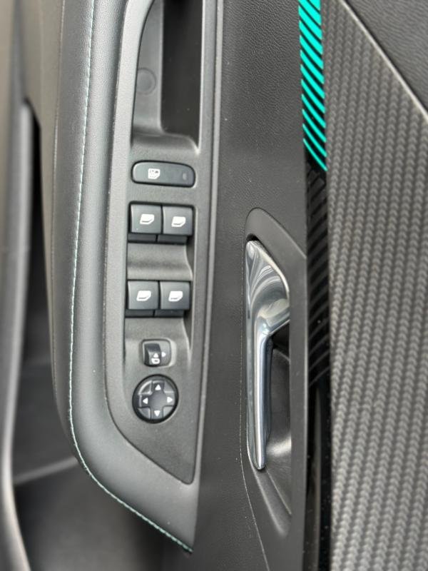 Peugeot 208 - Photo 12