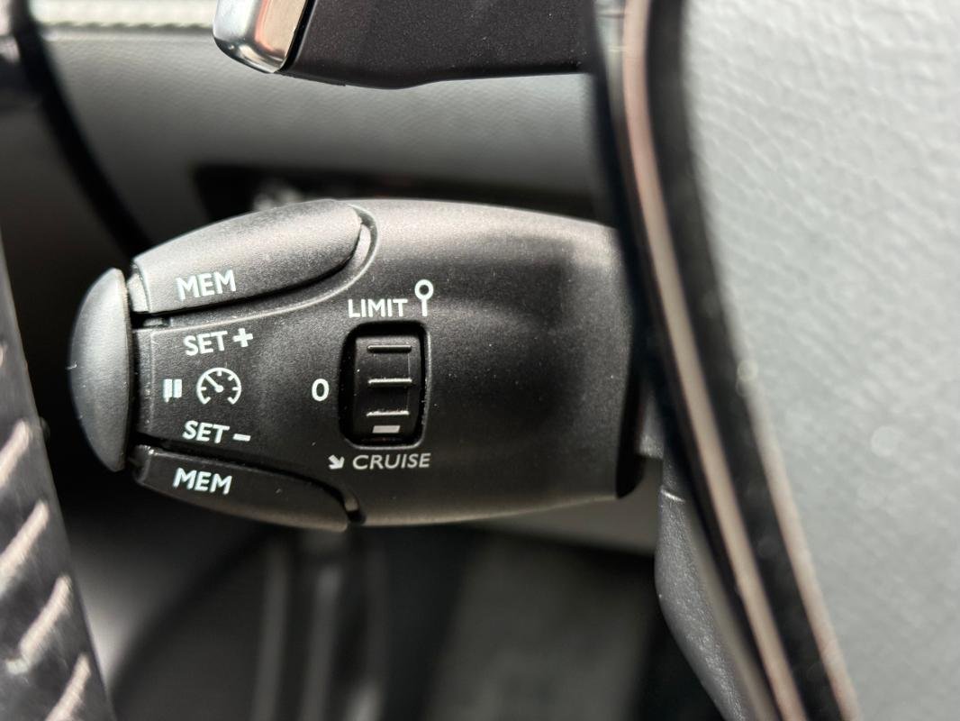 Peugeot 208 - Photo 13