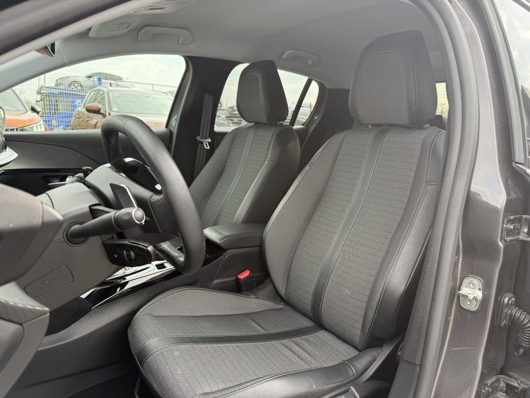 Peugeot 208 - Photo 25