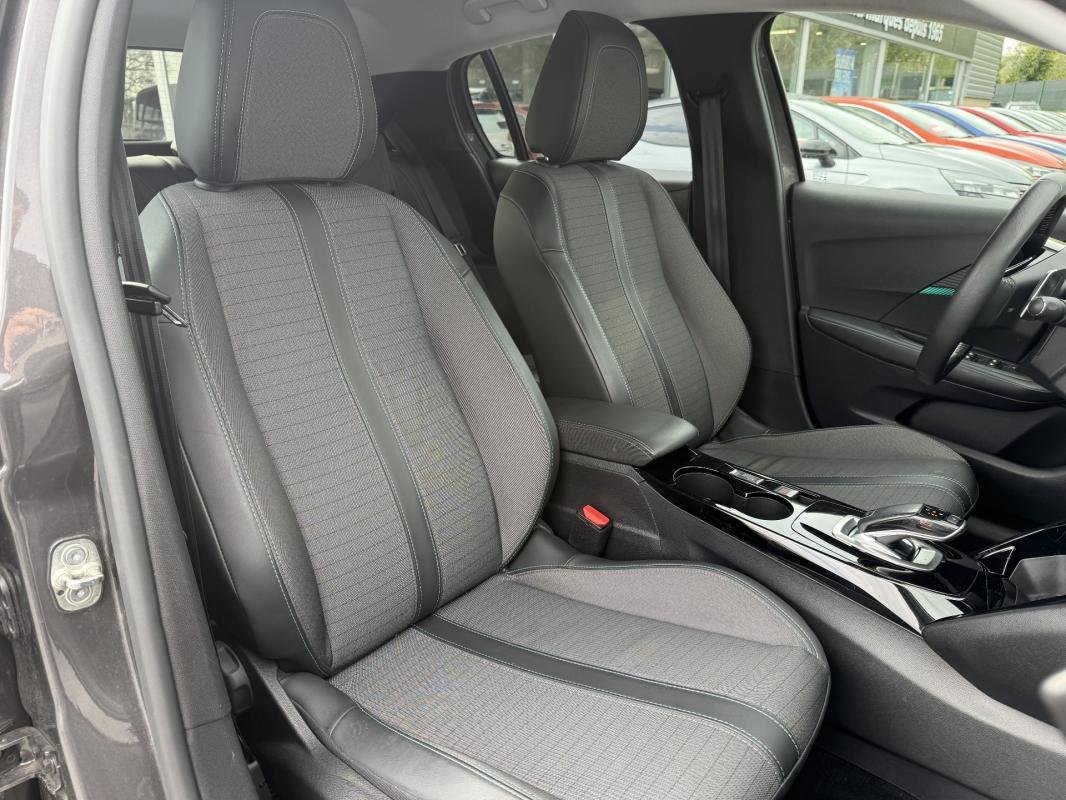 Peugeot 208 - Photo 28