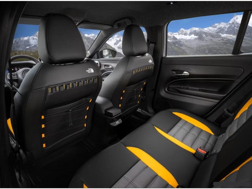 Jeep Avenger - Photo 16