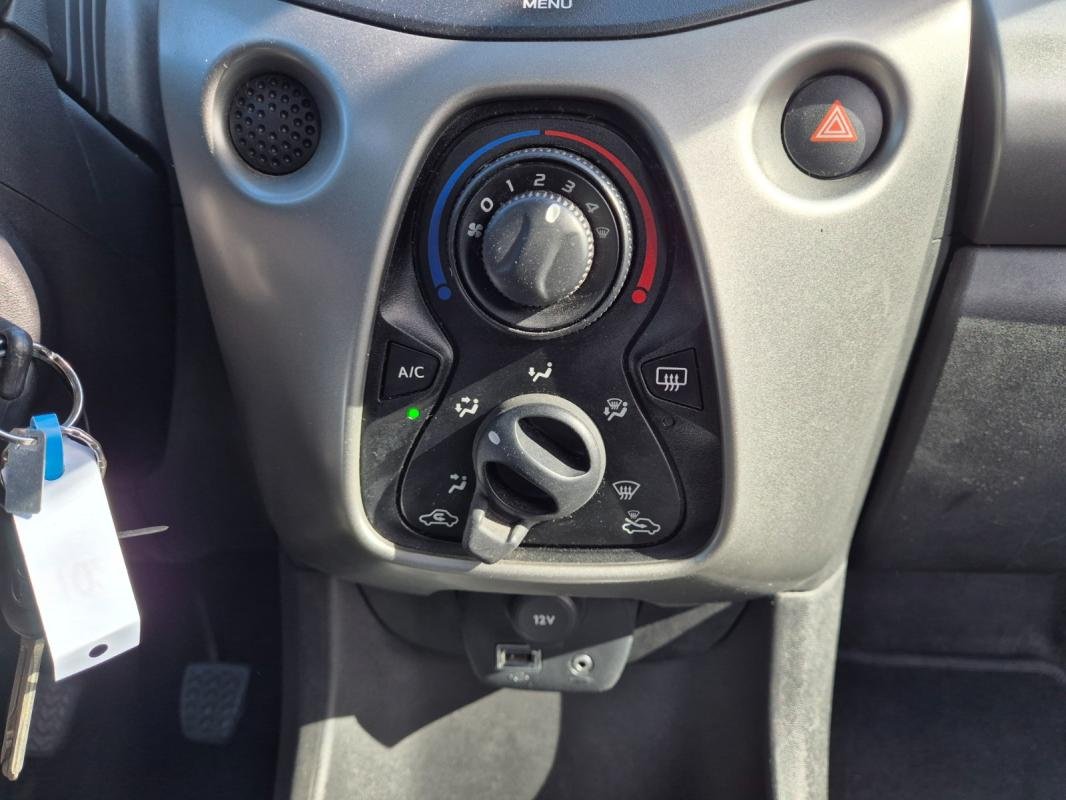 Toyota Aygo - Photo 8