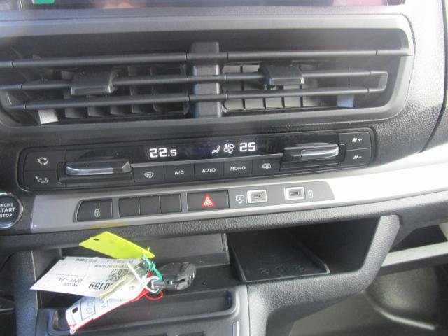 Opel Vivaro - Photo 23