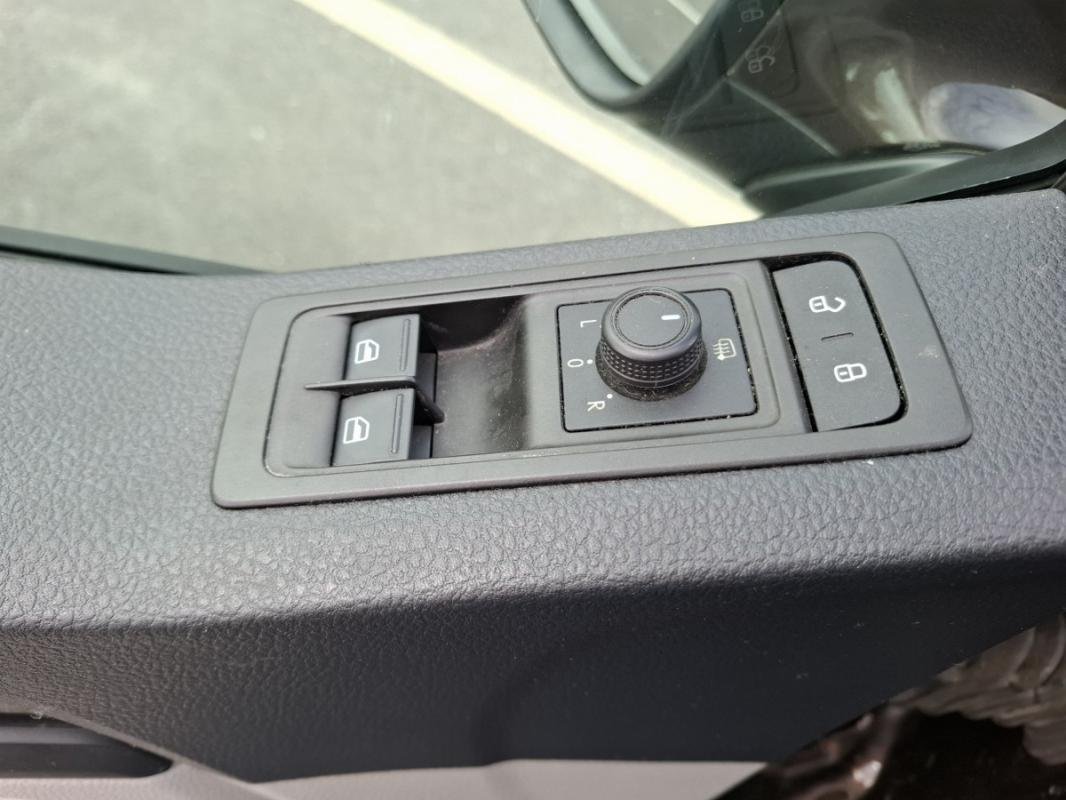 Volkswagen Transporter - Photo 15