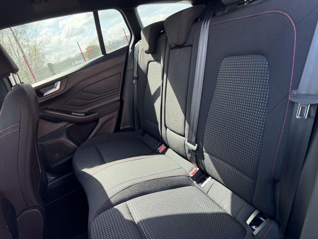 Ford Focus - Photo 6