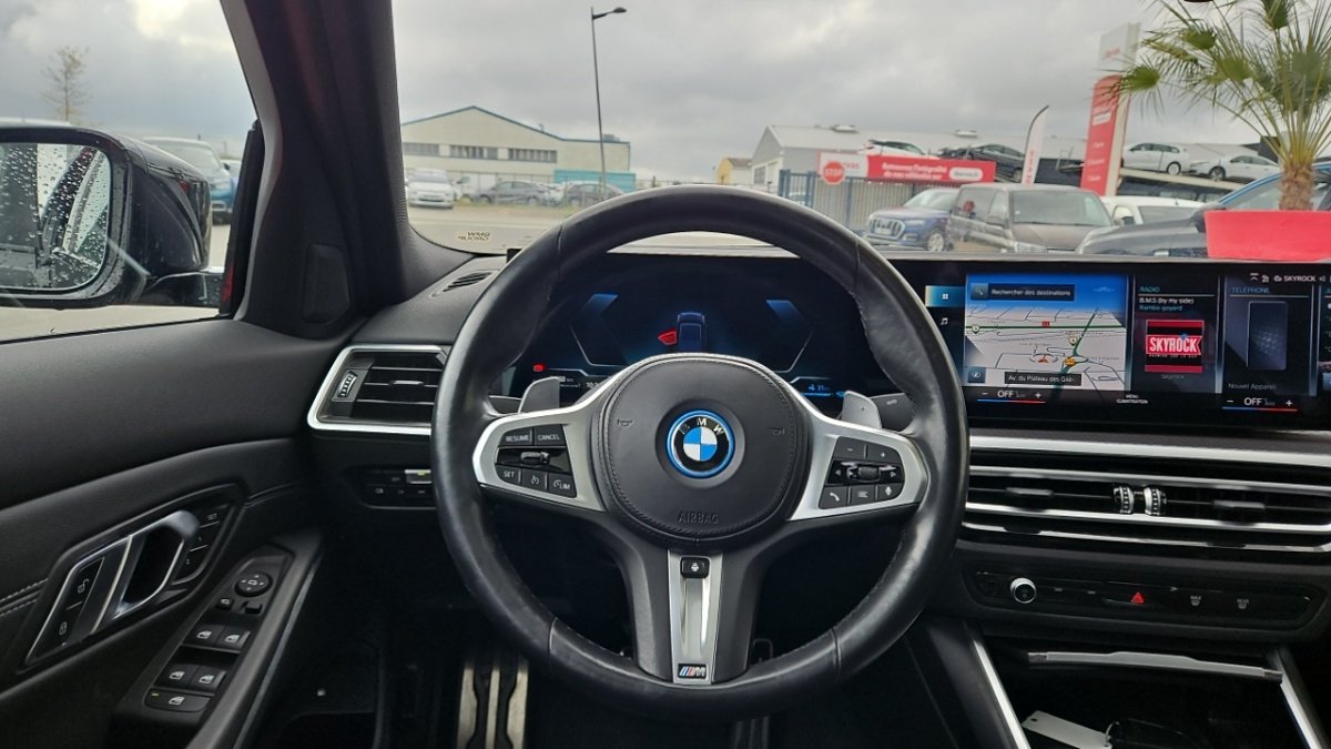 BMW Série 3 - Photo 16