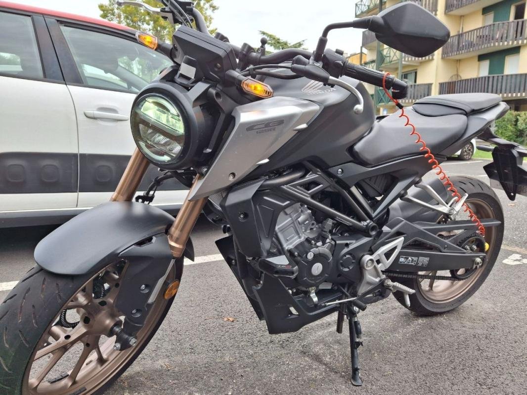Honda CB - Photo 1