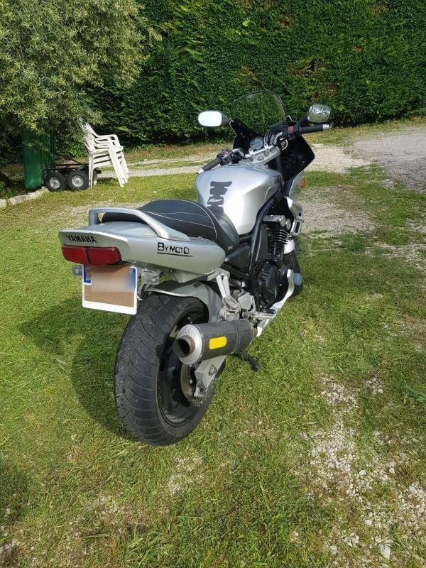 Yamaha Yamaha FAZER 600 - Photo 2