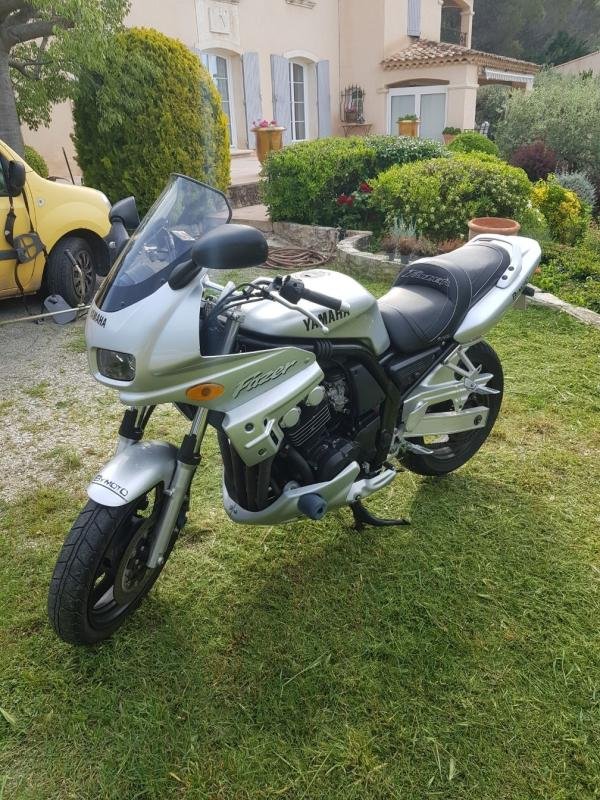 Yamaha Yamaha FAZER 600 - Photo 3