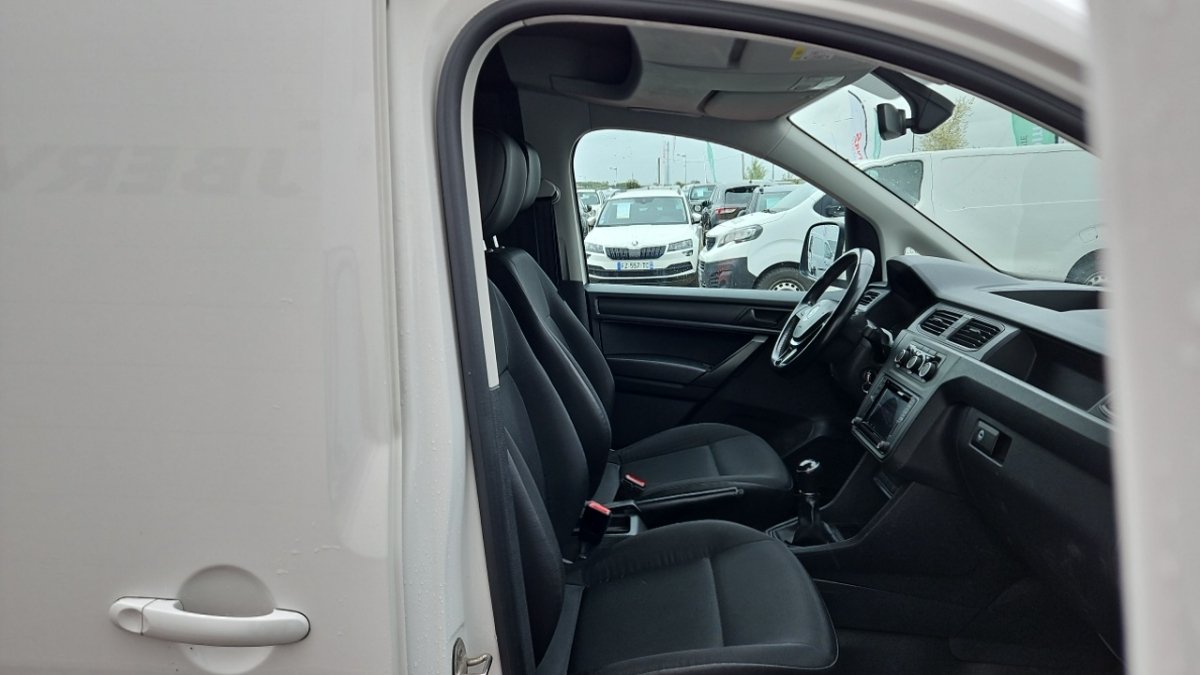 Volkswagen Caddy Van - Photo 11