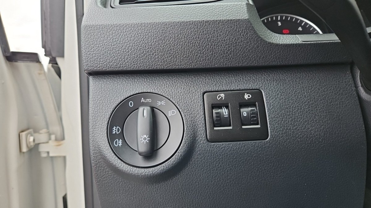 Volkswagen Caddy Van - Photo 23