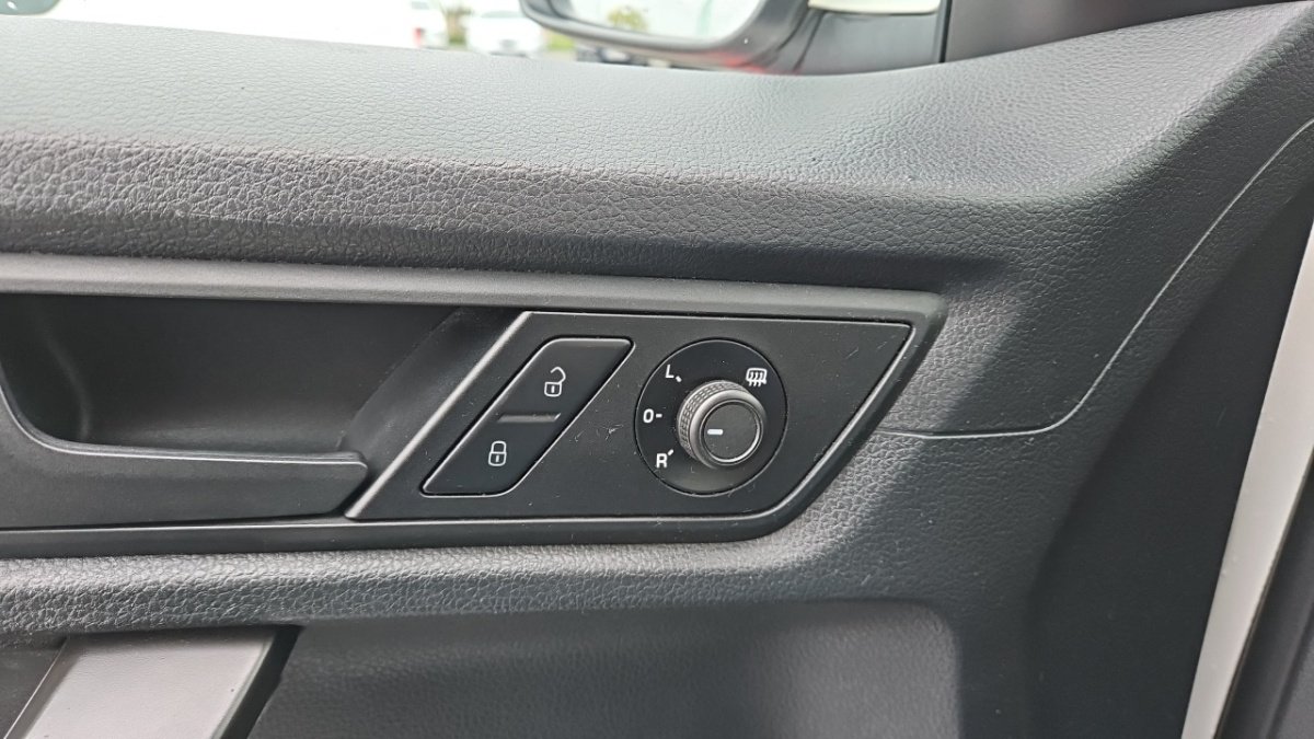 Volkswagen Caddy Van - Photo 24