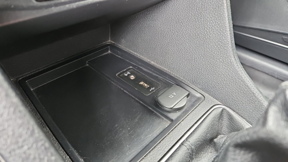 Volkswagen Caddy Van - Photo 27