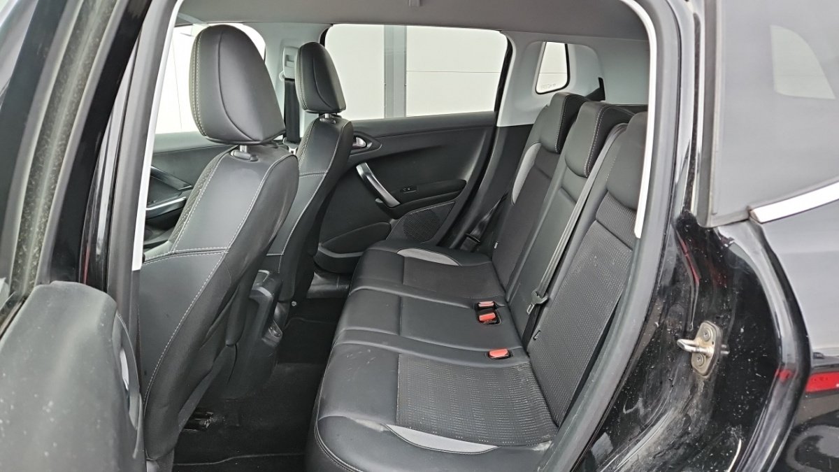 Peugeot 2008 - Photo 12