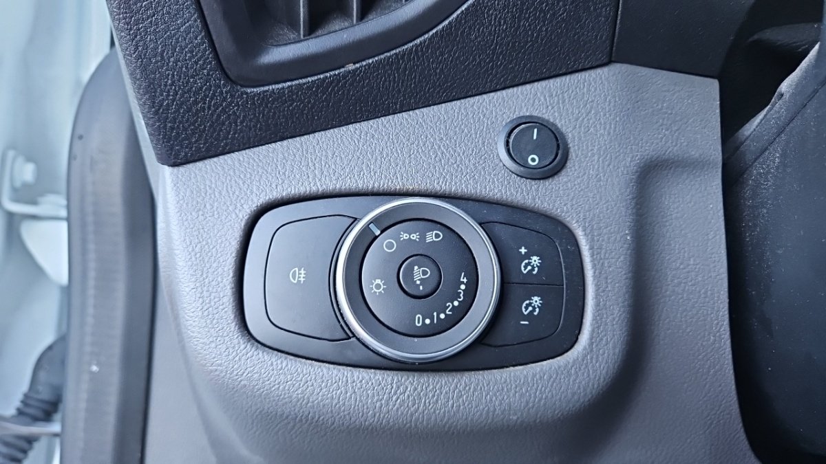 Ford Transit Connect - Photo 21