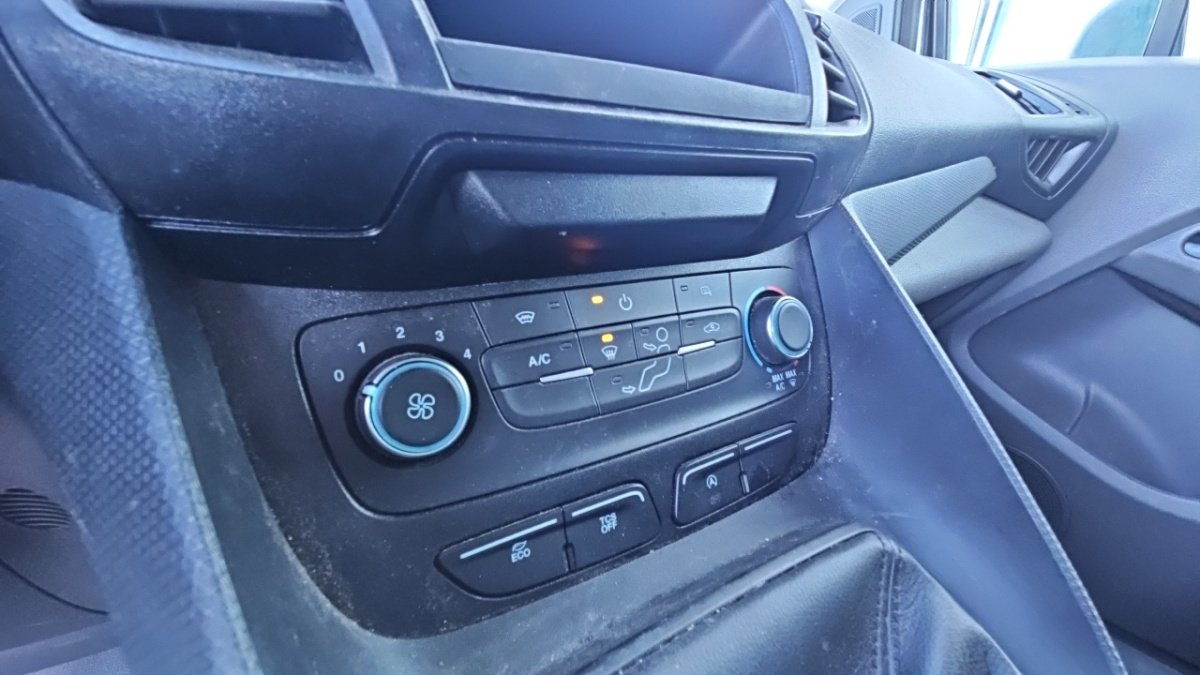 Ford Transit Connect - Photo 24