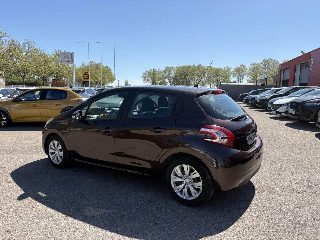 Peugeot 208 - Photo 6