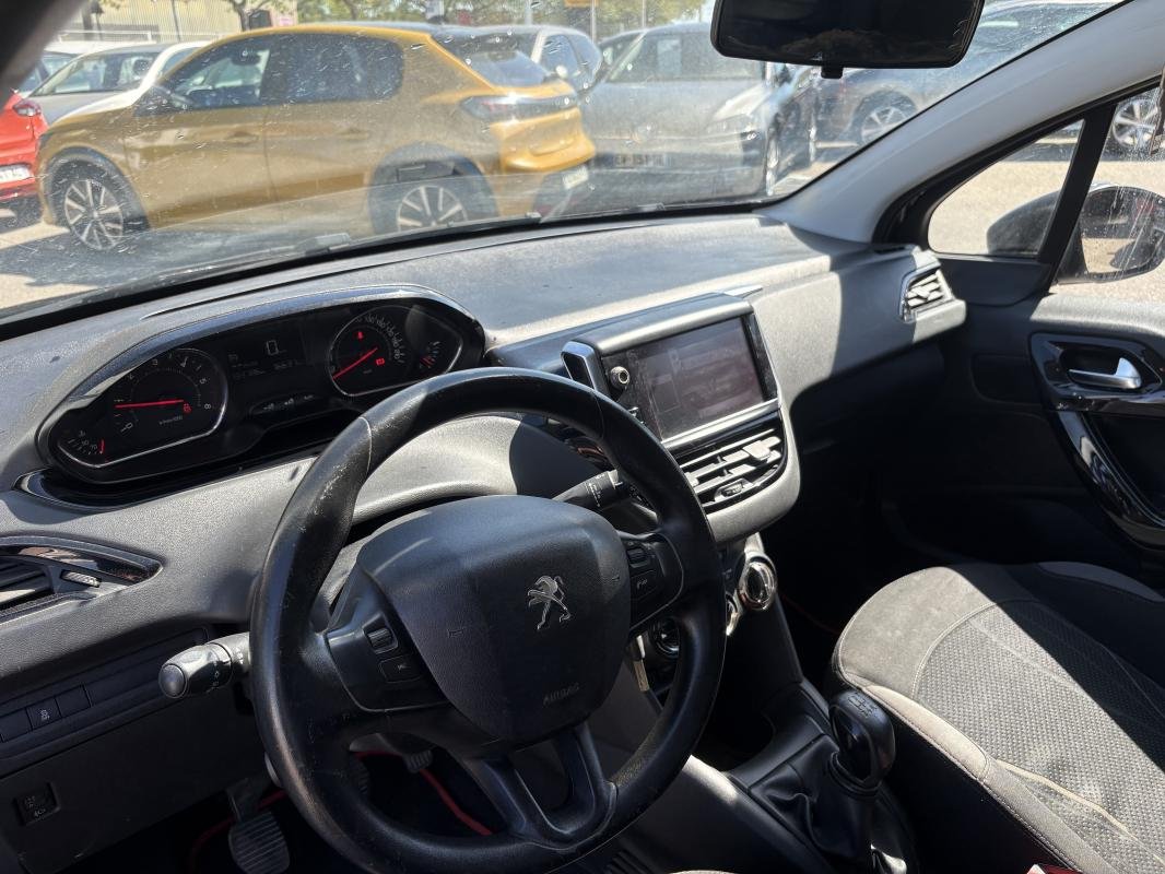 Peugeot 208 - Photo 9