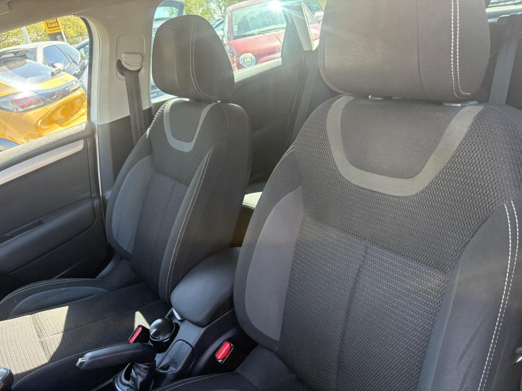 Citroën C4 - Photo 8