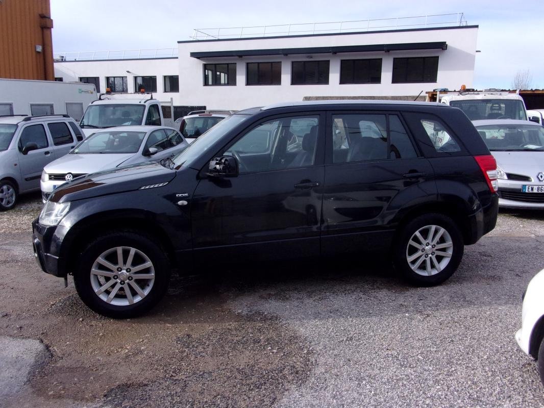 Suzuki Grand Vitara - Photo 2
