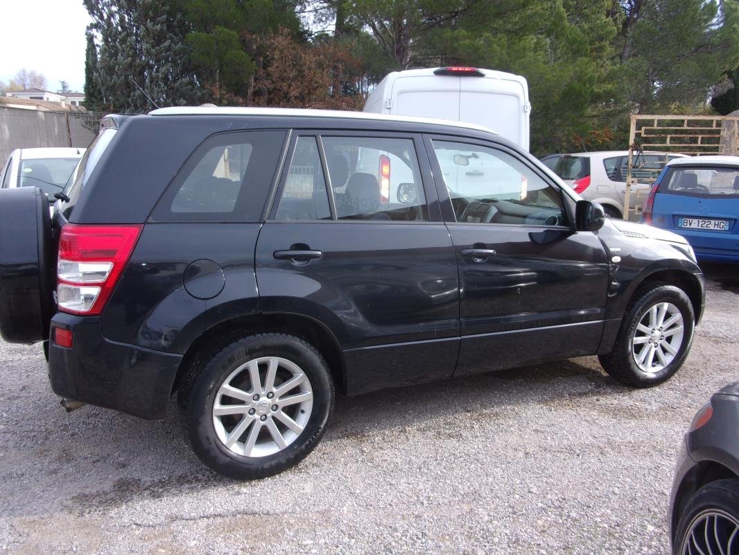Suzuki Grand Vitara - Photo 8