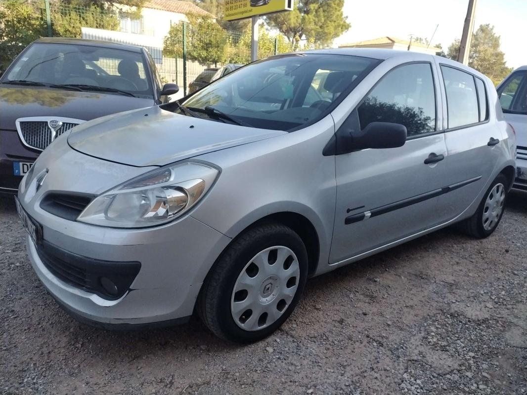 Renault Clio - Photo 1