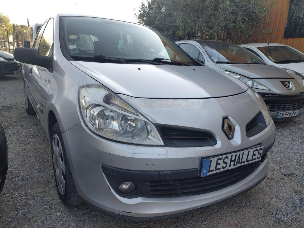 Renault Clio - Photo 2